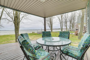 Family-Friendly Houghton Lake House Steps to Lake